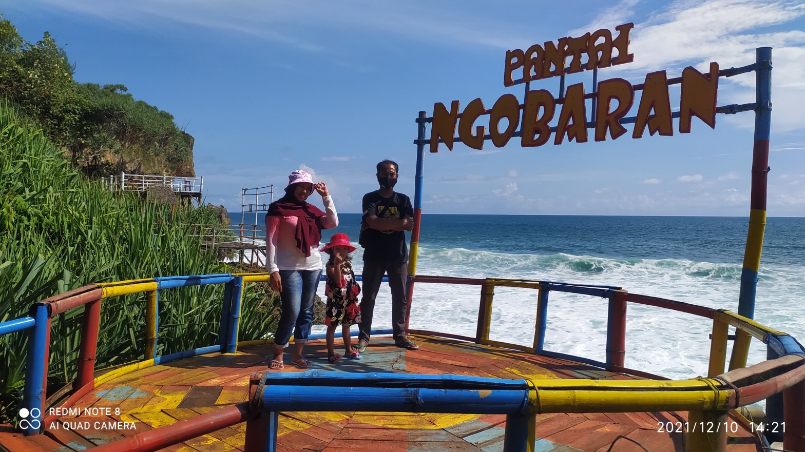 PANTAI NGOBARAN